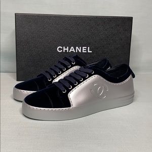 Chanel Navy Velvet / Silver CC sneakers Size 37